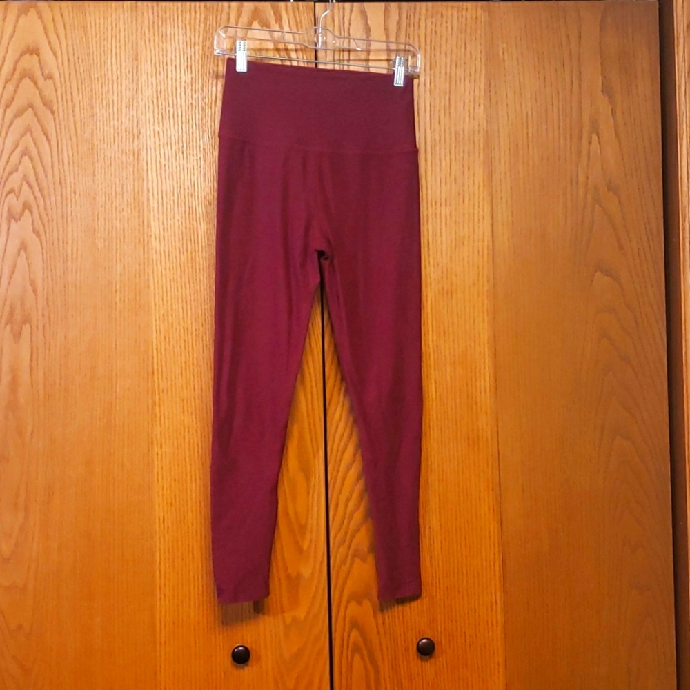 Beyond Yoga Raspberry Leggings Women's M